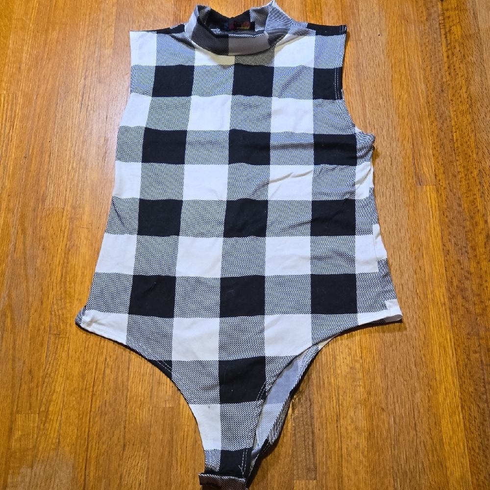 B Famous Women Large Black White Checkered Buffalo Sleeveless Mock Neck Bodysuit